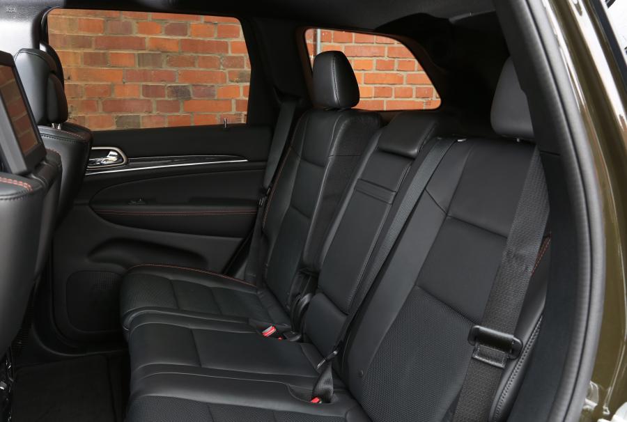 Интерьер Jeep Grand Cherokee 75th Anniversary (WK2) 2016 года  (WW) (фото 3 из 16)